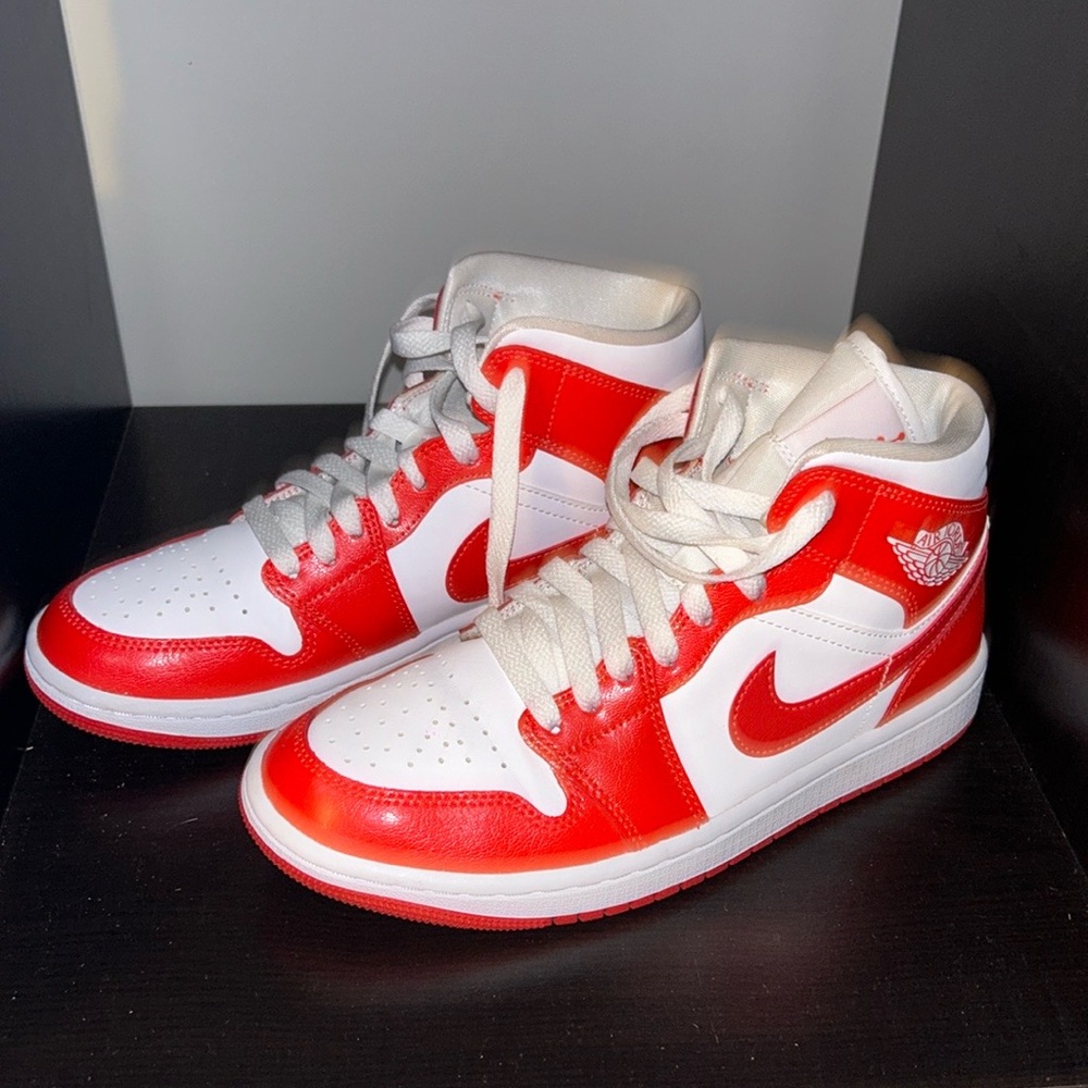 Nike Jordan 1 Mid (Syracuse)